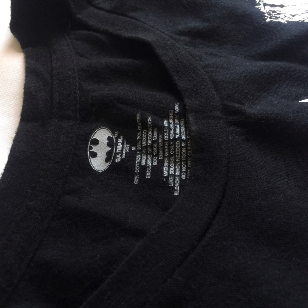 ♥︎ Batman Black Tee ♥︎ - Picture 3 of 3